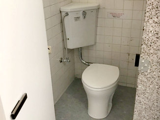 トイレリフォーム 和式から洋式に！カウンター付き手洗器で使いやすいトイレ空間