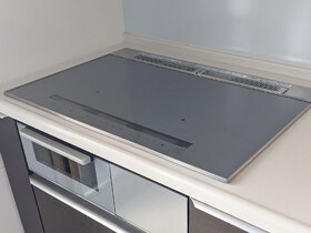 キッチンリフォーム既設キッチンにマッチした新しいIHクッキングヒーターと食器洗い乾燥機