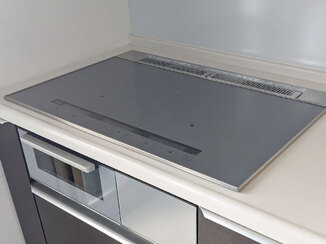 キッチンリフォーム 既設キッチンにマッチした新しいIHクッキングヒーターと食器洗い乾燥機