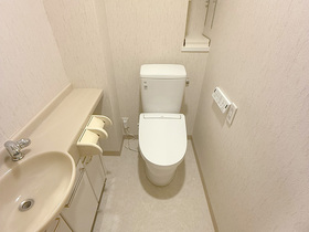 トイレリフォーム床材も一緒にリフレッシュした心地よいトイレ